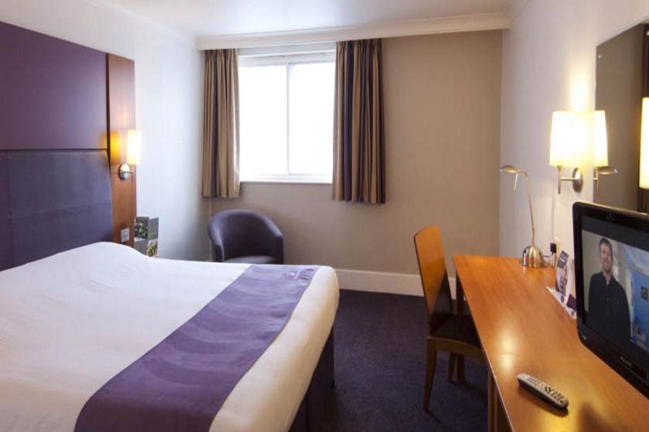Premier Inn Huddersfield Central 外观 照片
