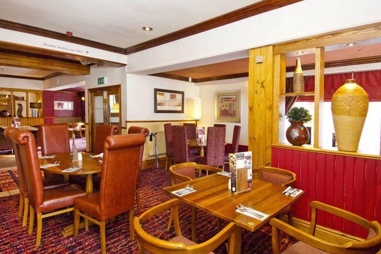 Premier Inn Huddersfield Central 外观 照片