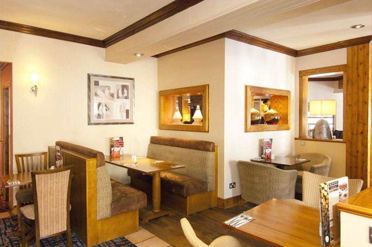 Premier Inn Huddersfield Central 外观 照片