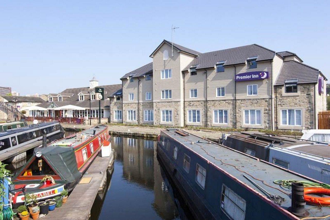 Premier Inn Huddersfield Central 外观 照片