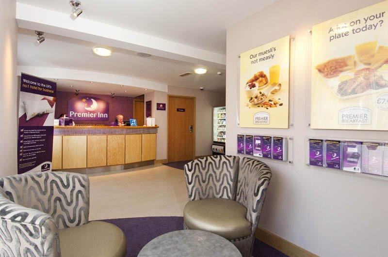 Premier Inn Huddersfield Central 外观 照片