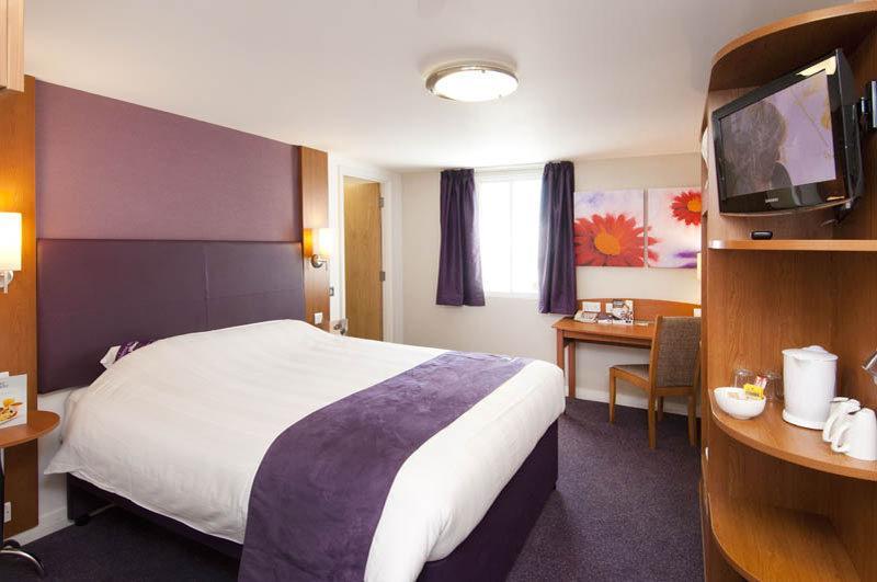 Premier Inn Huddersfield Central 外观 照片